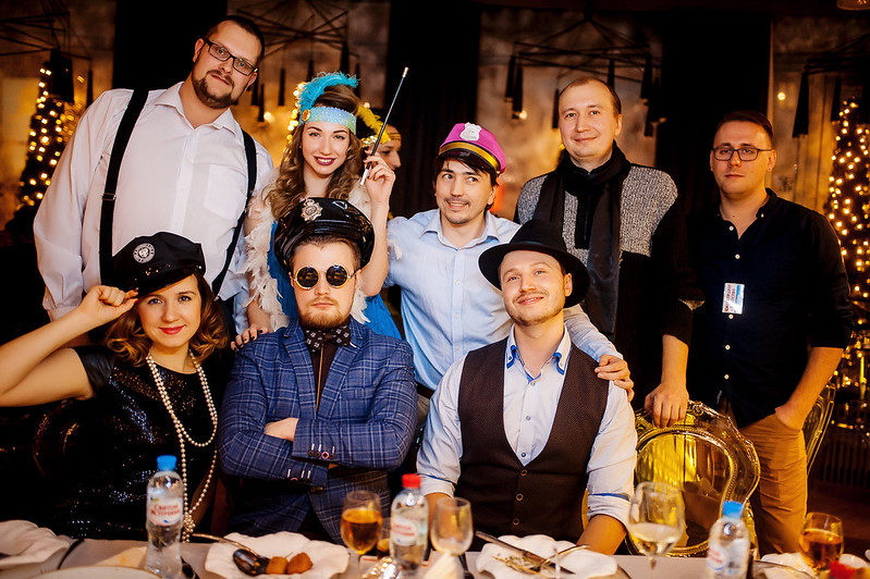 Команда компании празднует Новый год в ресторане Йошкар-Оле